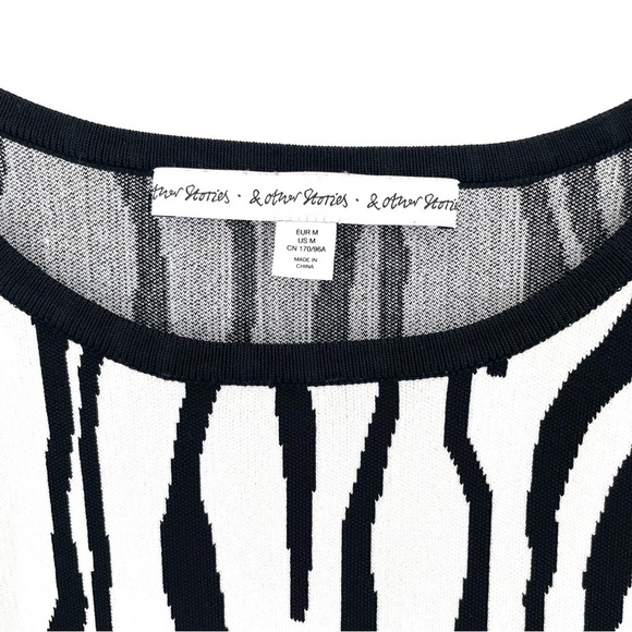 & Other Stories Zebra Print Heavy Short Sleeve Boxy Crop Crewneck Sweater - Picture 5 of 6